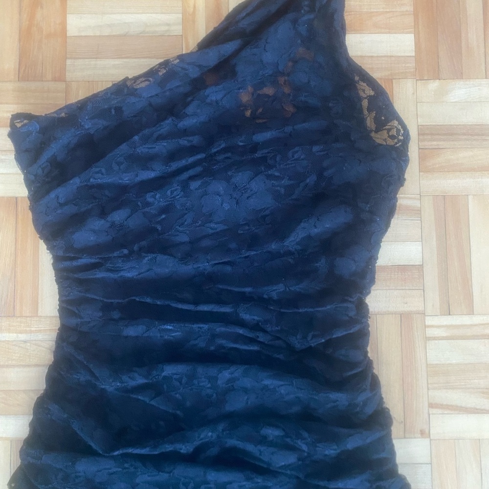 Elegant One-Shoulder Lace Dress